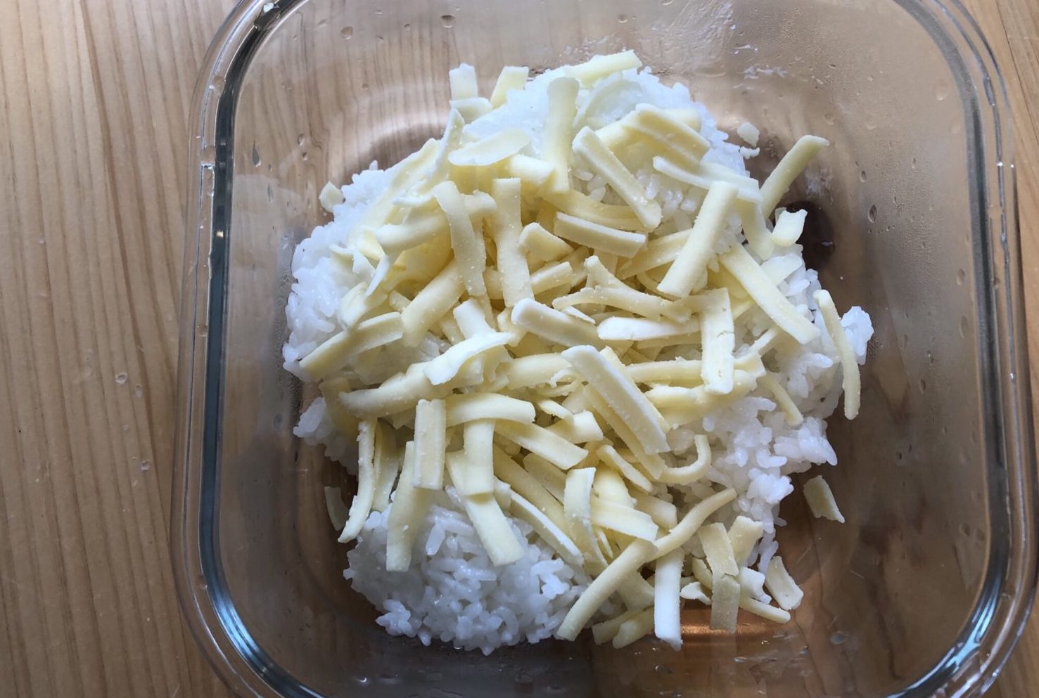 きんぴらごぼうとピザチーズおにぎりの作り方（工程１）