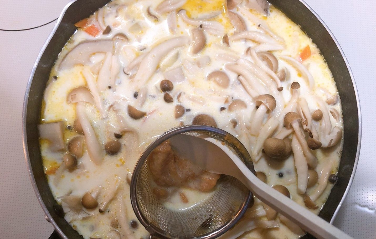豚肉とレンコンの豆乳みそ美腸スープの作り方（工程５）