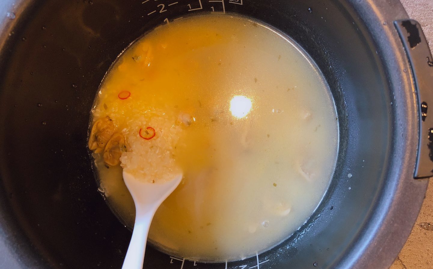 ボンゴレパスタソースの炊き込みご飯の作り方（工程１）