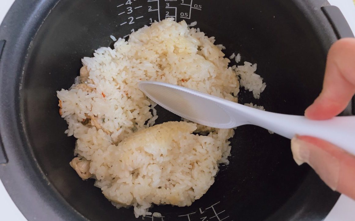 ボンゴレパスタソースの炊き込みご飯の作り方（工程３－１）