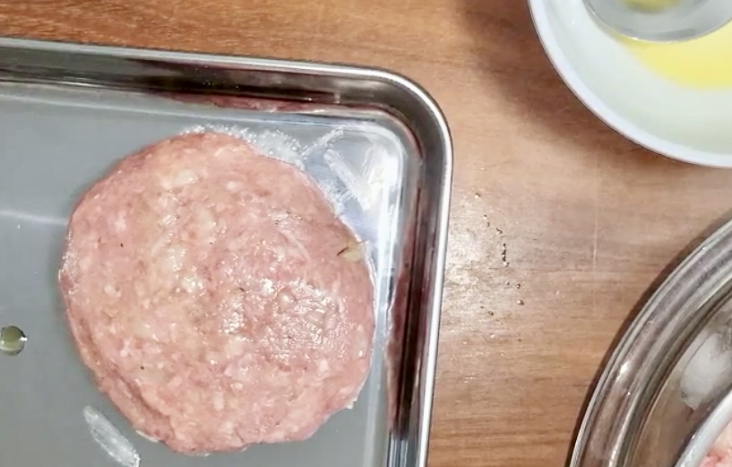 肉汁ハンバーグの作り方（工程２）