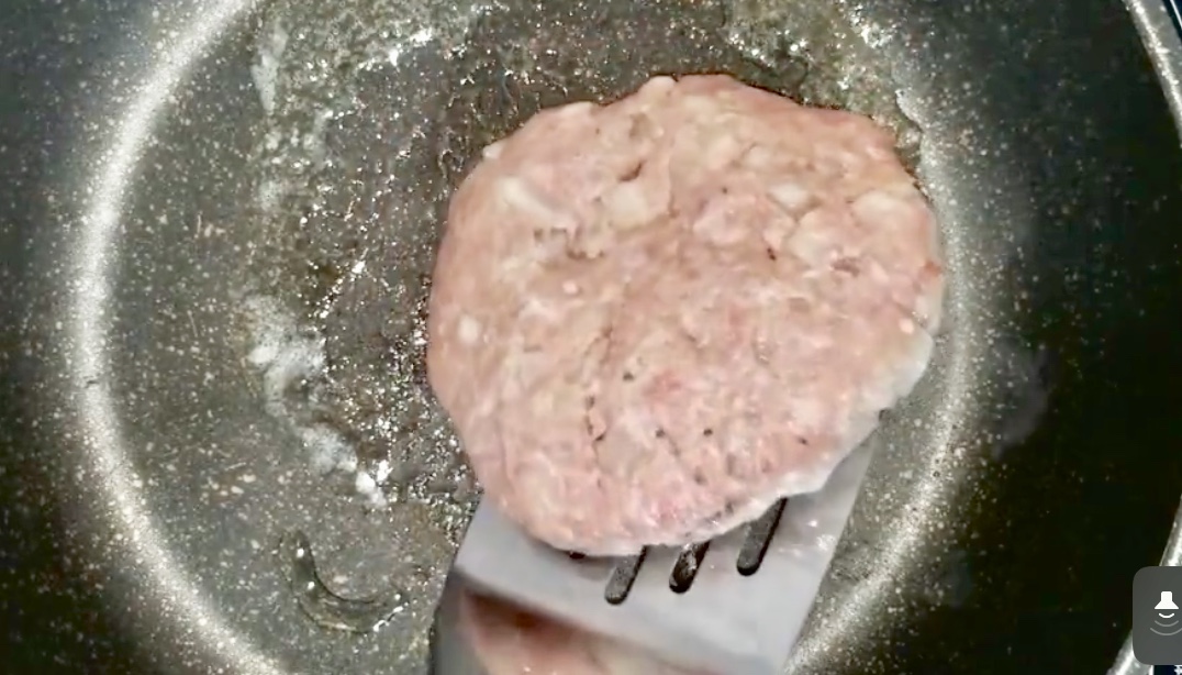 肉汁ハンバーグの作り方（工程４）