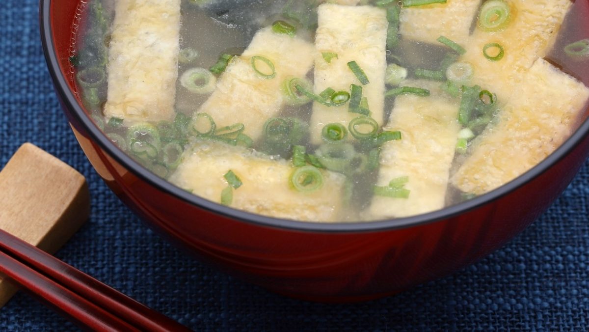ソレダメの豆腐と油揚げの味噌汁